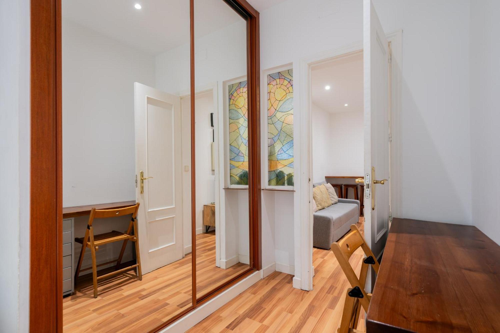 Apartamento En La Plaza De Lavapies Alquiler Temporal Мадрид Экстерьер фото