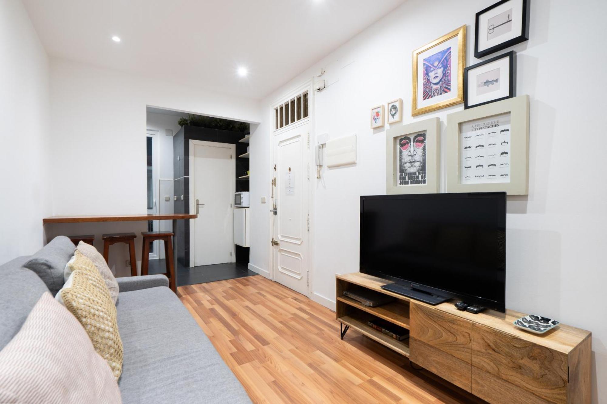 Apartamento En La Plaza De Lavapies Alquiler Temporal Мадрид Экстерьер фото