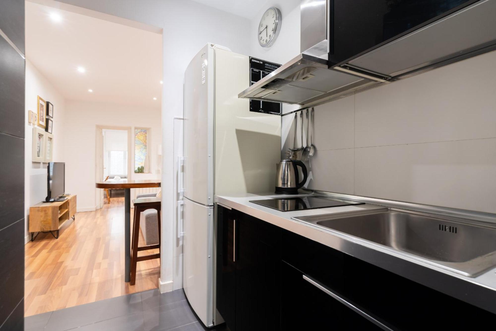 Apartamento En La Plaza De Lavapies Alquiler Temporal Мадрид Экстерьер фото